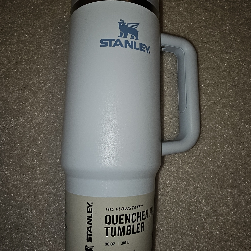 Stanley Blue and White Quencher Tumbler 30 oz
